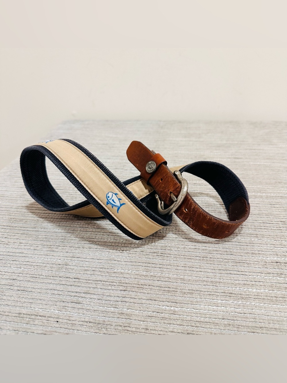 Southern Tide Skipjack Ribbon Belt Men's Size 36 Sandstone Khaki Fish Canvas